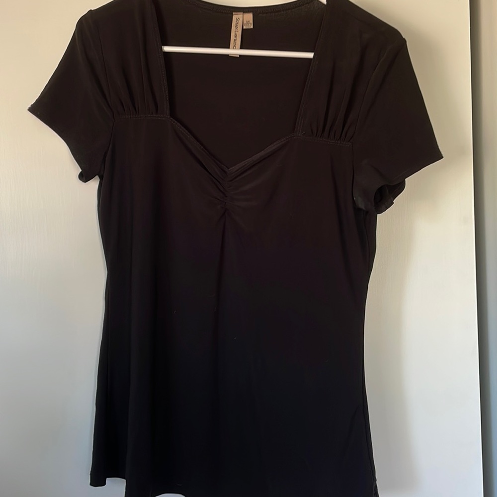 Size M top.